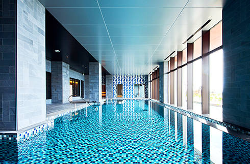 Bade Pool/Indoor Pool (2F)