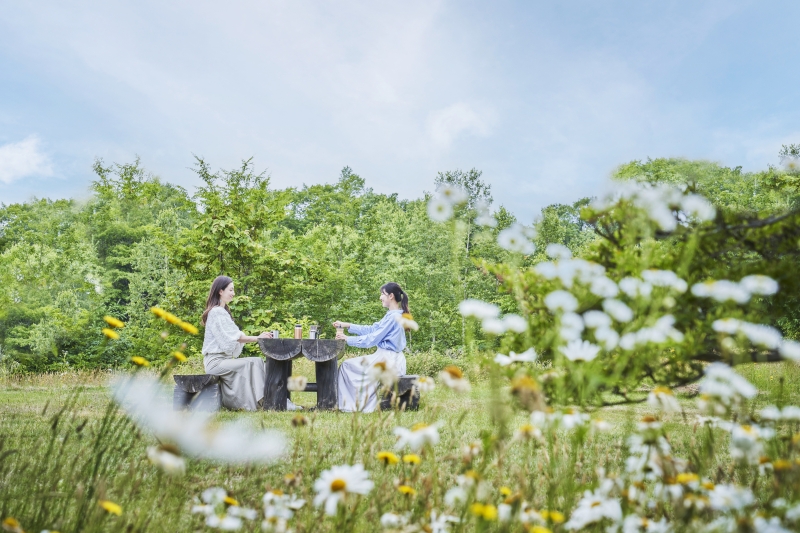 Enjoy Coffee During Your Walk (Breakfast included)