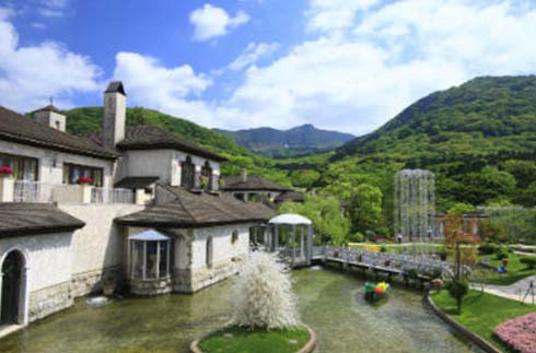 Hakone Venetian Glass Museum