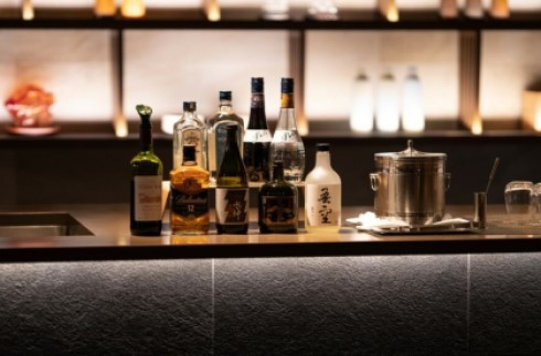 Executive_Lounge_drink-490×323