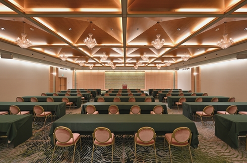 RoyalRoom01_490323