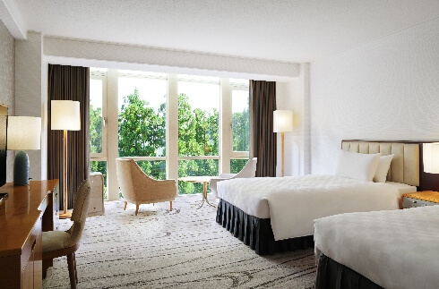 View of the tranquil natural scenery of Kyoto Rakuhoku surrounding the hotel through the changing seasons.