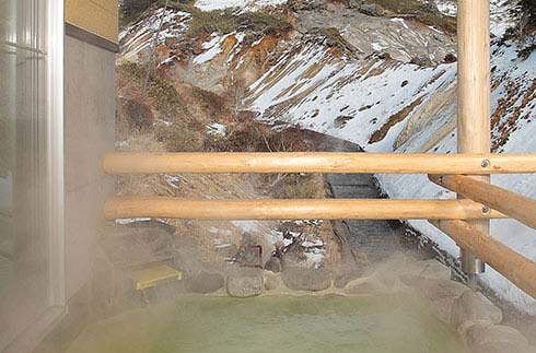 Hyakusen no yu ‘rotenburo’ (outdoor hot spring)