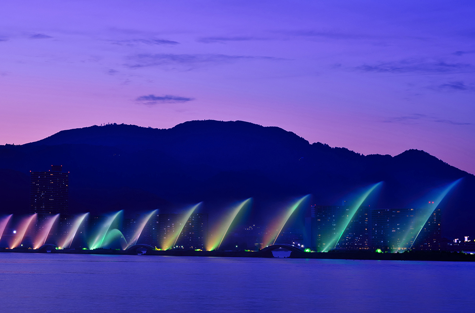 Biwako Hana Funsui (Lake Biwa flower fountain)