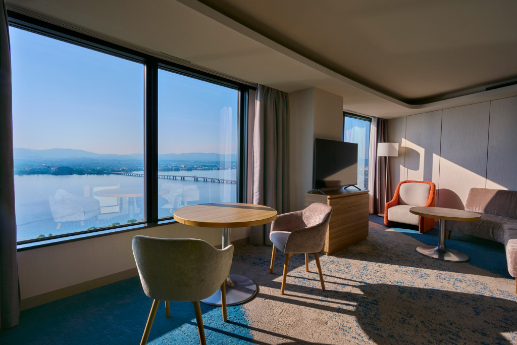 Sky Floor Suite Twin