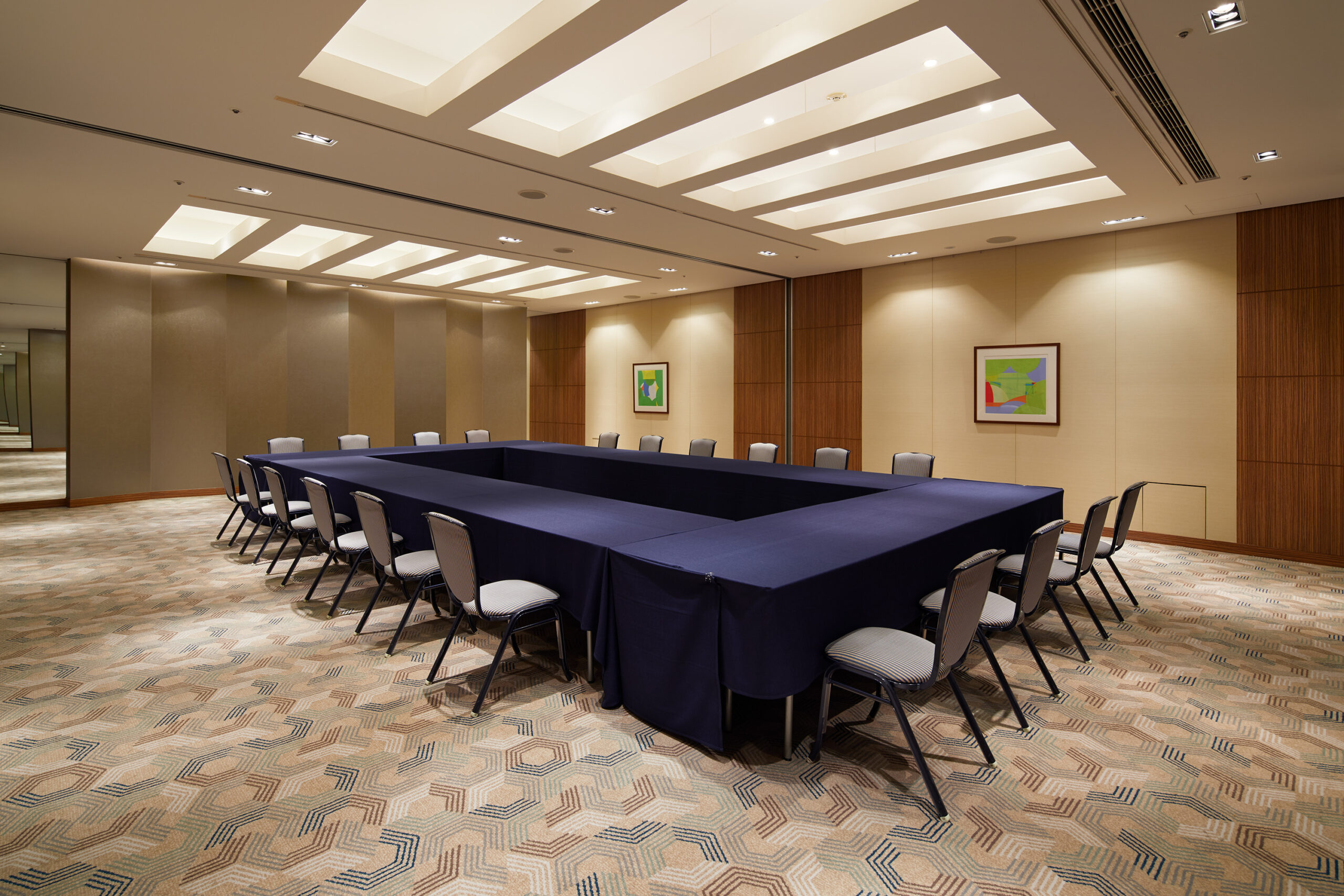 Small ＆Medium-sized Banquet Rooms