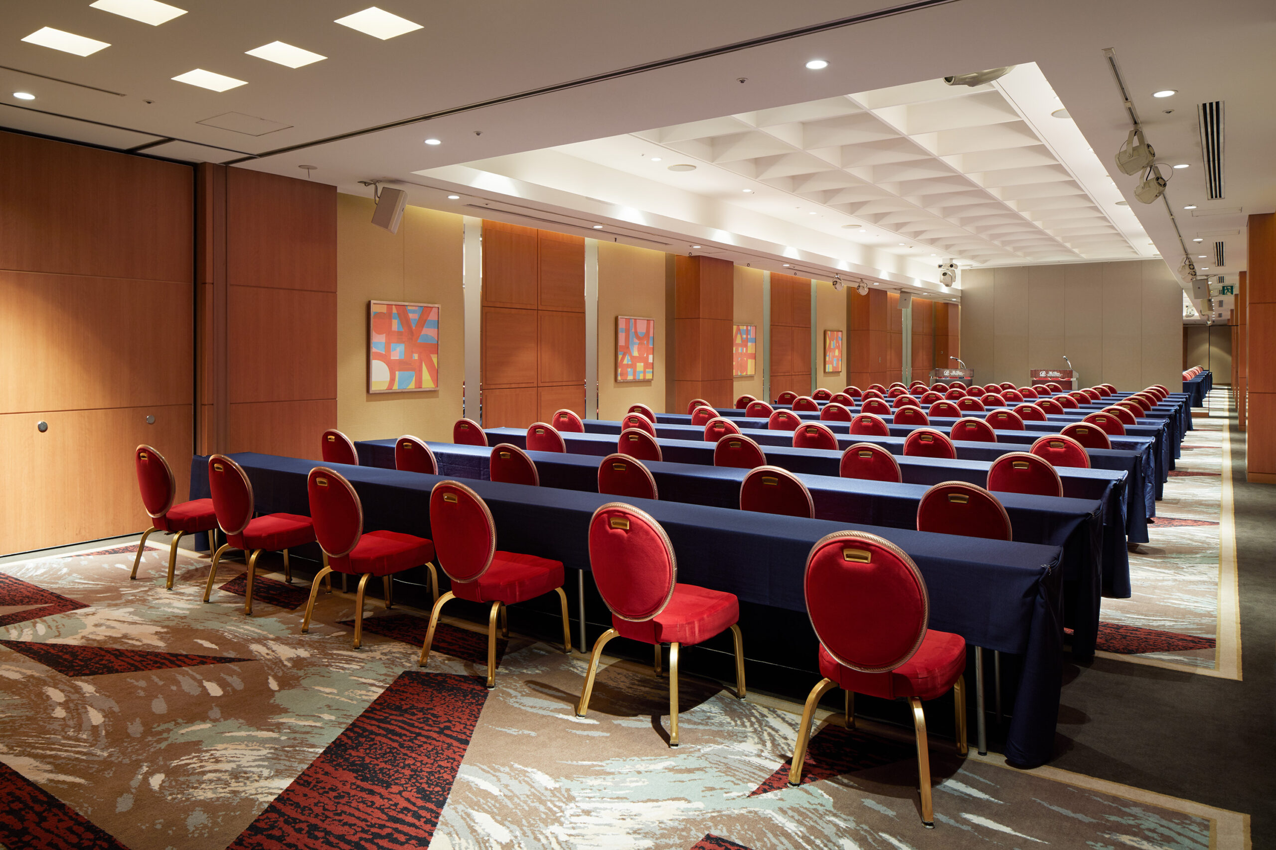 Small ＆Medium-sized Banquet Rooms