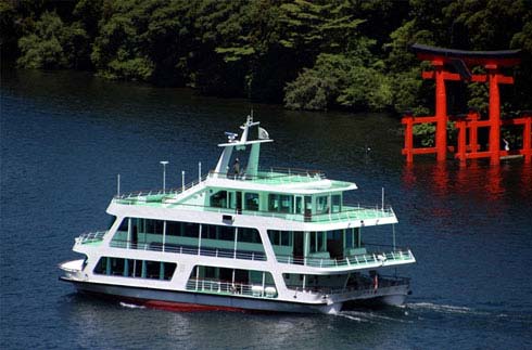 Lake Ahinoko Boat Cruise