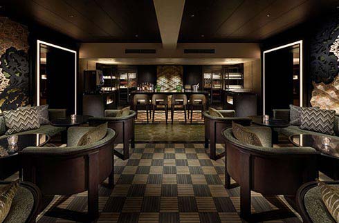 Free access to other lounge