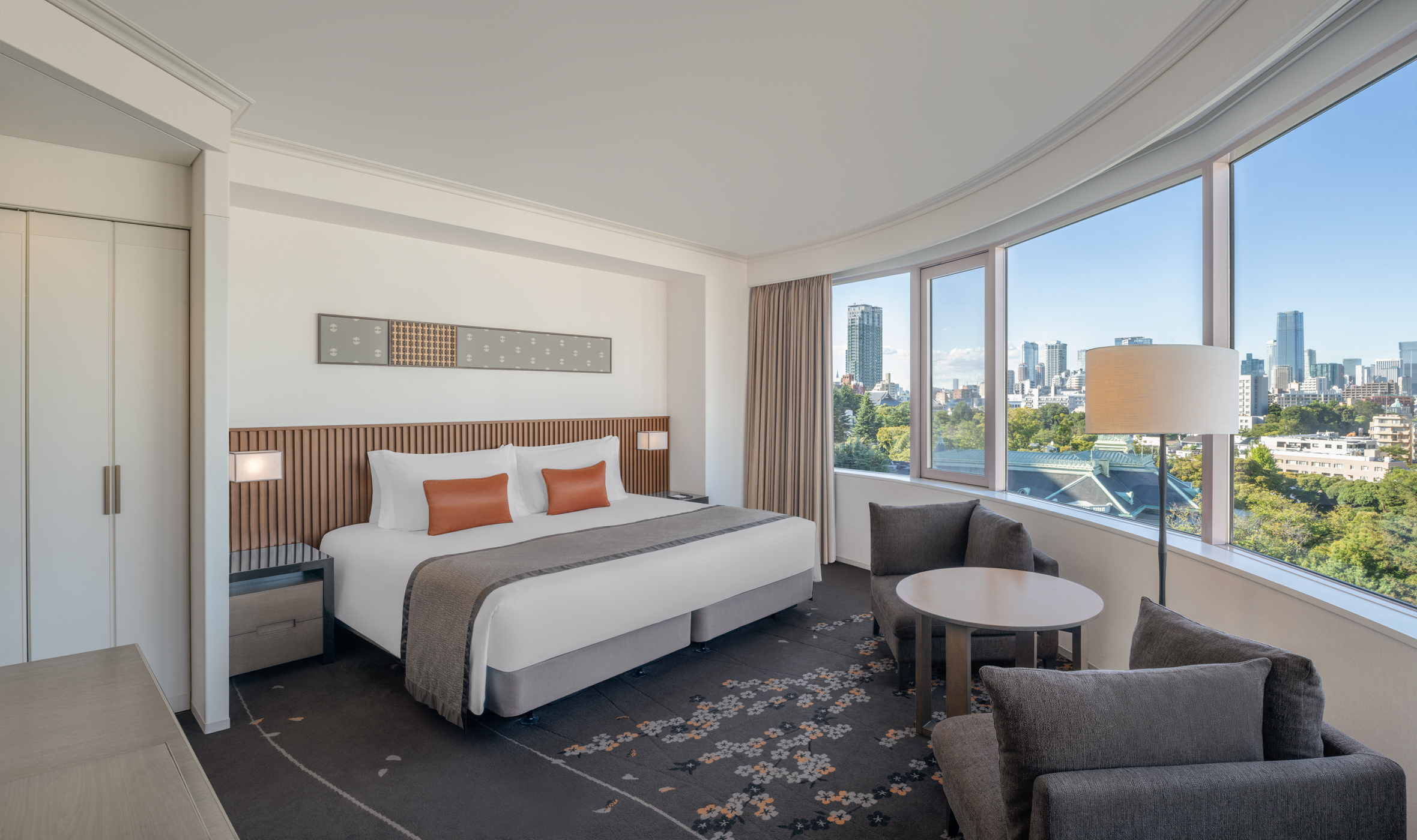 １AK_TYOAK_Corner_Tower_View_KingBedroom