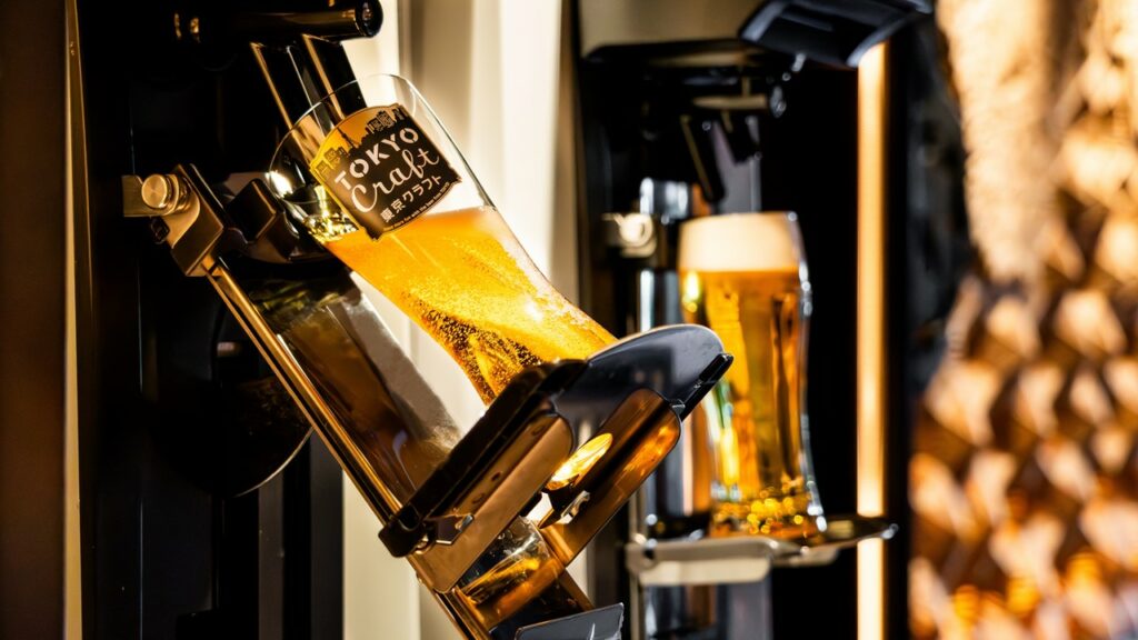 shintakanawa_CLUB-LOUNGE_beer_server_1-1024x576-2