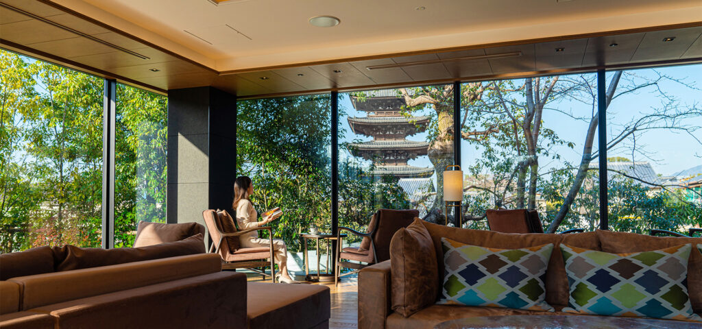 This image has an empty alt attribute; its file name is 1920x900-guest-lounge4-1024x480.jpg