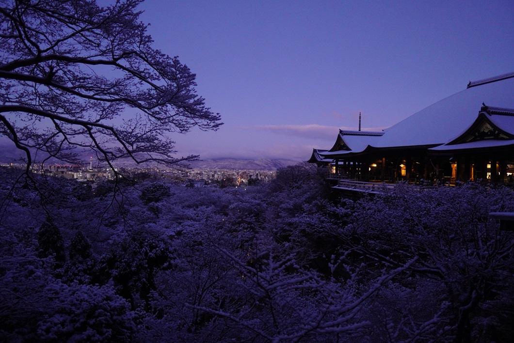 Early Morning Kiyomizu-dera Experience with a Temple Monk