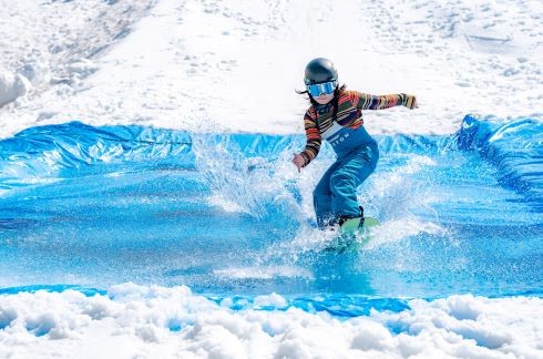 봄 스키 연못 건너기 대회