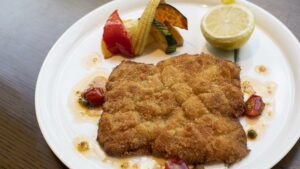 res_momiji_food_Wiener-Schnitzl-300x169