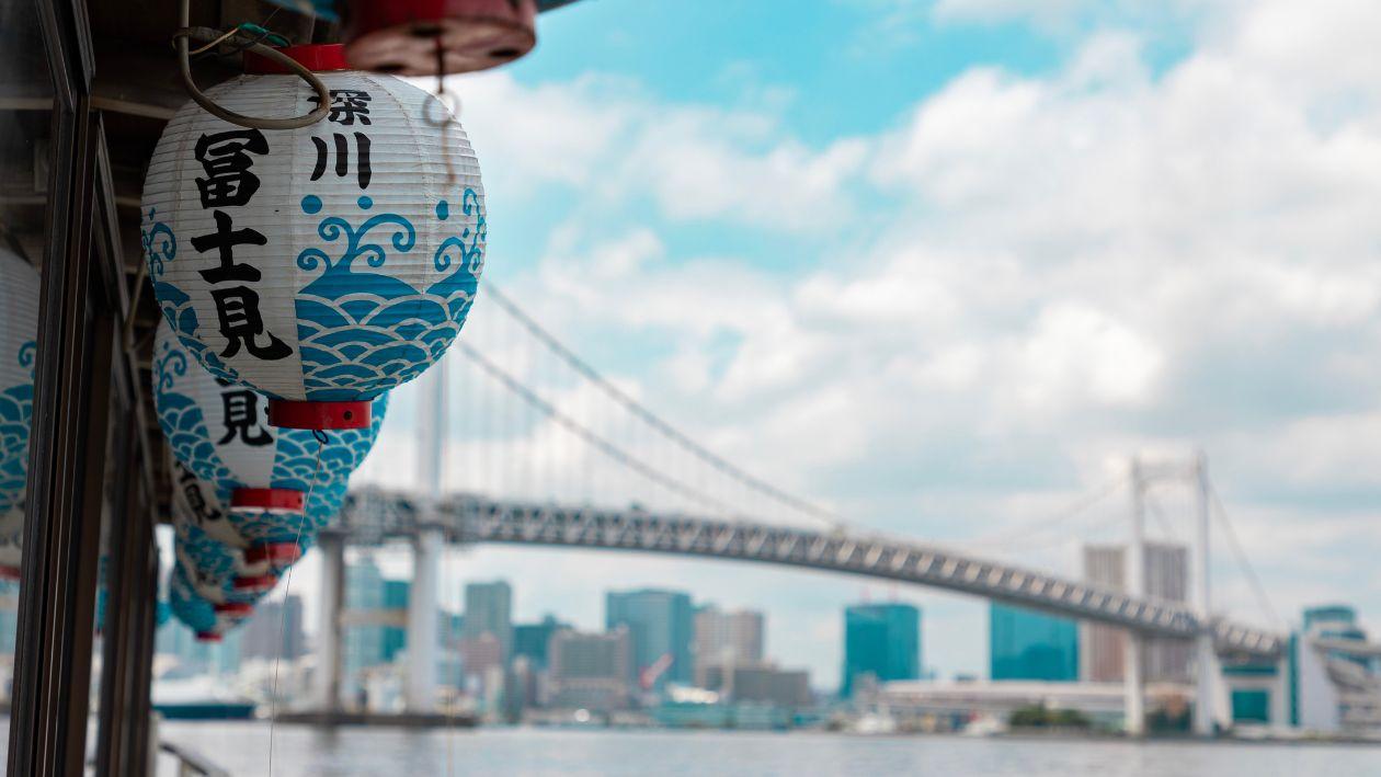 Cruise and fishing through Tokyo Bay and Sumida River on an exclusive houseboat