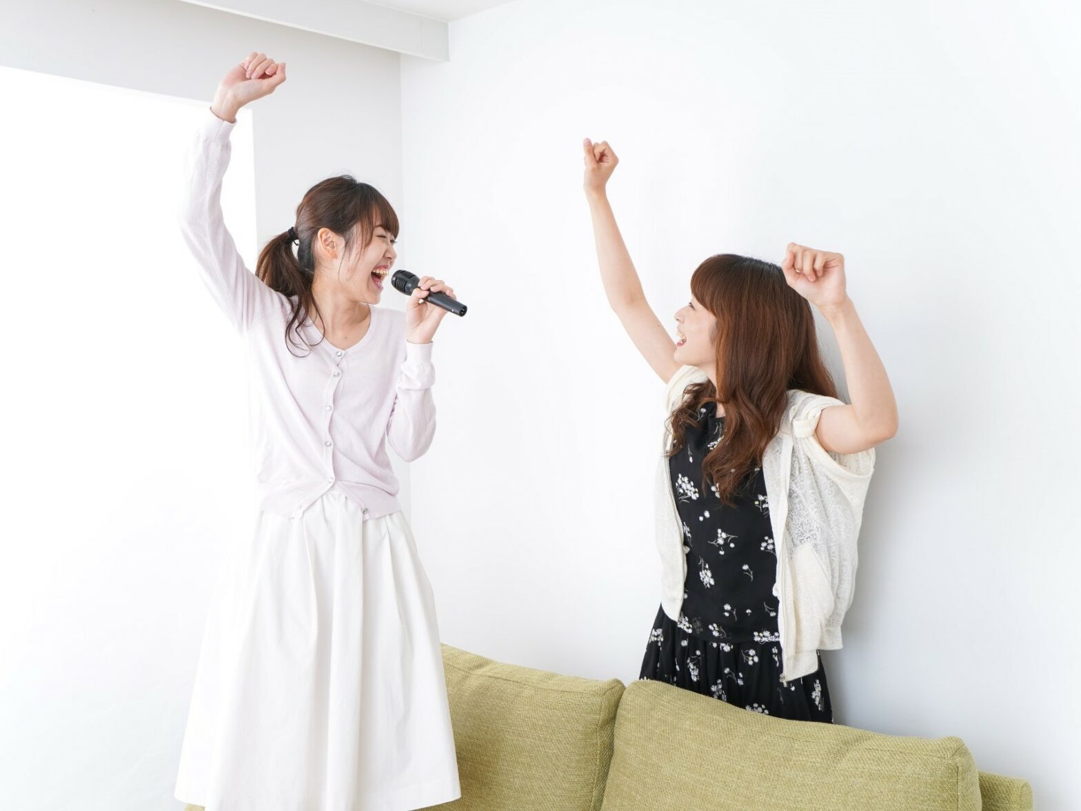 KARAOKE ROOM
