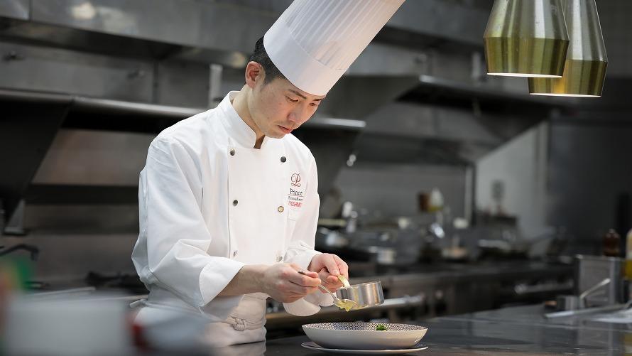 res_trianon_person_chef_Yoshimoto_1
