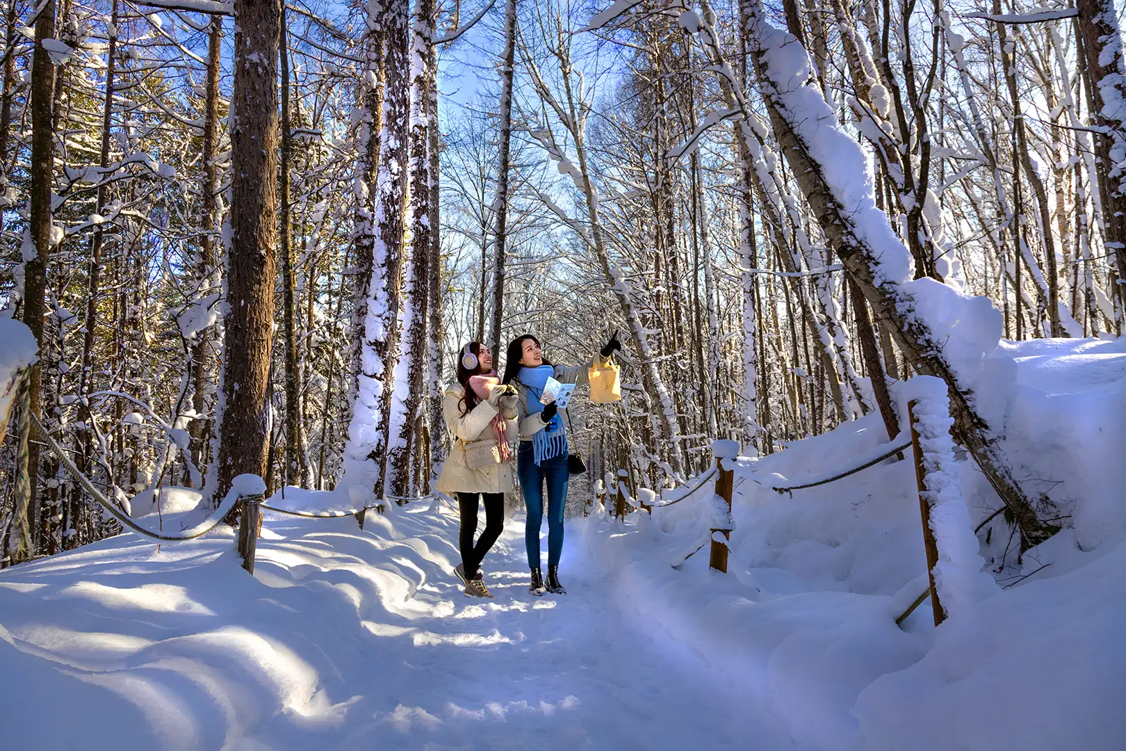 ホテル敷地内をツアー