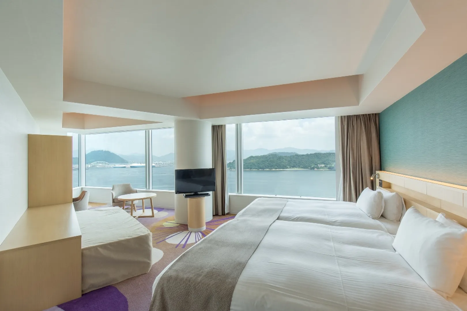 Guest rooms with views of the Seto Inland Sea