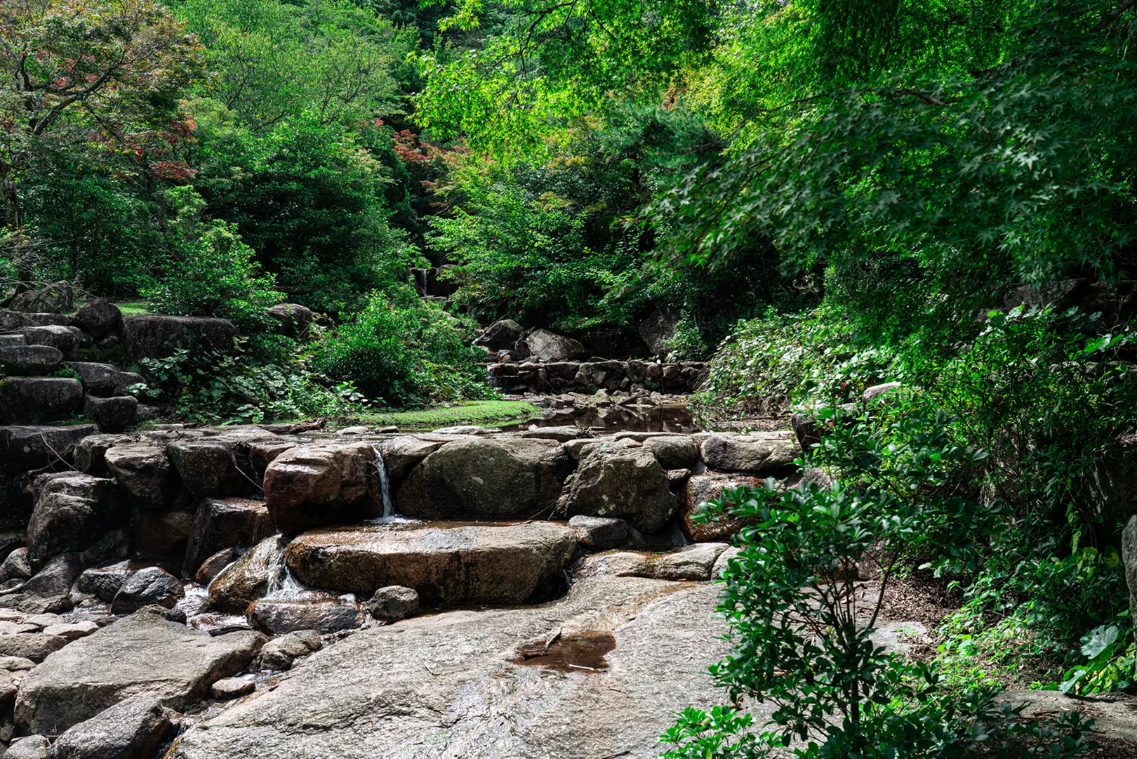 重要文化財——紅葉谷川庭園砂防